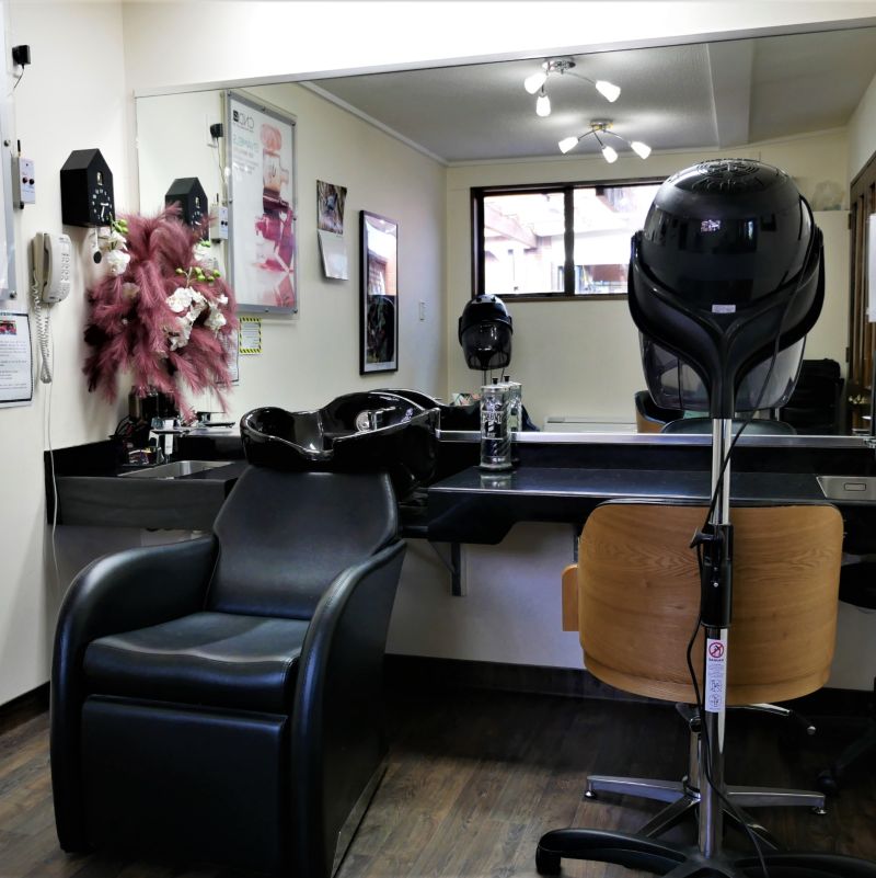 Features in Brooklands Village - Salon